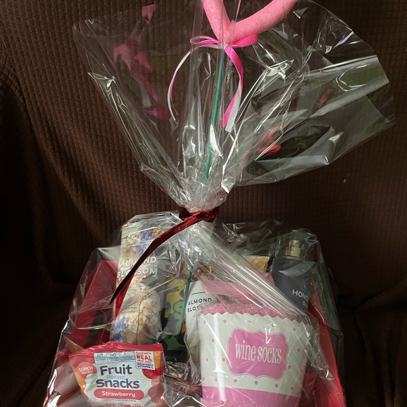 Customized gift baskets - Picture 2 of 2